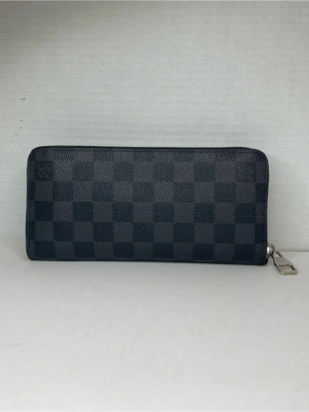 Louis Vuitton Damier Graphite canvas zippy wallet